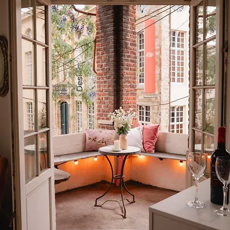 Apartman Light, Romantic In The Centre *